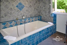 Maison d'hôtes de charme avec piscine à vendre à BAGNOLS EN FORET (83)