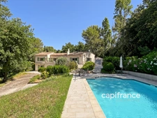 Villa à vendre 7 pièces avec piscine à BAGNOLS EN FORET (83)