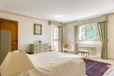 7-room villa for sale with swimming pool in BAGNOLS EN FORET (83)