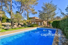 Bastide Provençale avec gîtes et chambres d'hôtes - 9 pièces BAGNOLS EN FORET (83)