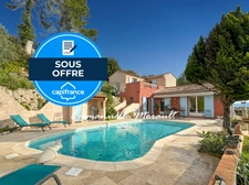 Villa 3 chambres avec piscine et vue panoramique à vendre à BAGNOLS EN FORET (83)