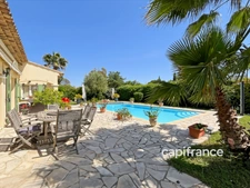 Villa provençale 4 chambres avec piscine BAGNOLS EN FORET (83)