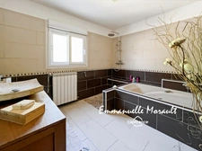 Villa provençale de plain-pied avec 4 chambres et piscine à Bagnols-en-Forêt