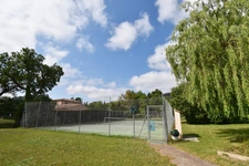 Mazet avec jardin à vendre  BAGNOLS EN FORET (83)