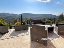 Villa de charme avec vue panoramique et piscine - 7 pièces - BAGNOLS EN FORET (83)