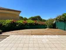 Mazet de 64 m2 - 3 pièces avec jardin - à vendre à BAGNOLS EN FORET (83)