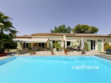 Villa provençale 4 chambres avec piscine BAGNOLS EN FORET (83)