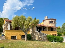 Property for sale 8 rooms with swimming pool and large park in BAGNOLS EN FORET (83)