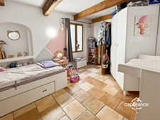Maison de village avec 3 chambres et tropézienne à BAGNOLS EN FORET (83)