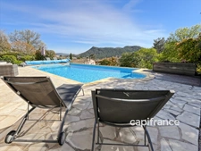 Villa with swimming pool - 6 rooms - BAGNOLS EN FORET (83)