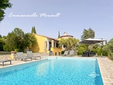 Property for sale 8 rooms with swimming pool and large park in BAGNOLS EN FORET (83)
