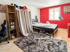 Maison familiale - 5 pièces - au calme à BAGNOLS EN FORET (83)