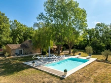 Authentic renovated sheepfold for sale, 7 rooms, BAGNOLS EN FORET (83)