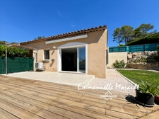 Mazet de 64 m2 - 3 pièces avec jardin - à vendre à BAGNOLS EN FORET (83)