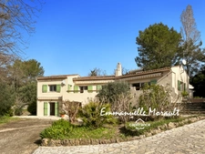 7-room villa for sale with swimming pool in BAGNOLS EN FORET (83)