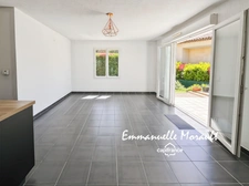 Mazet de 64 m2 - 3 pièces avec jardin - à vendre à BAGNOLS EN FORET (83)
