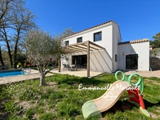 Villa contemporaine à vendre 4 pièces BAGNOLS EN FORET (83)