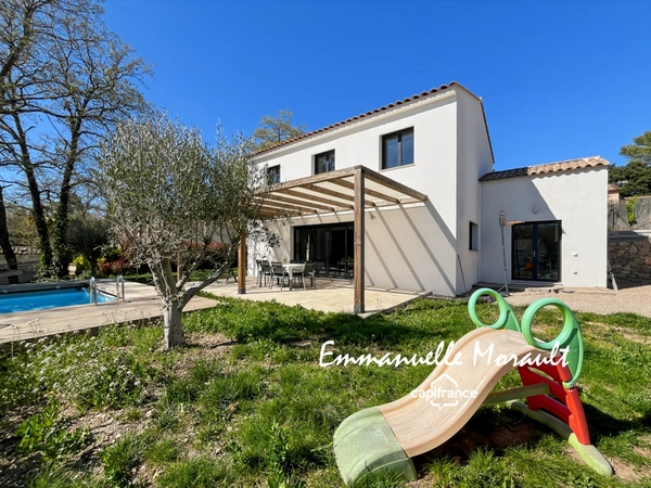 Villa contemporaine à vendre 4 pièces BAGNOLS EN FORET (83)