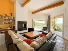 Villa contemporaine avec piscine à vendre SEILLANS (83)