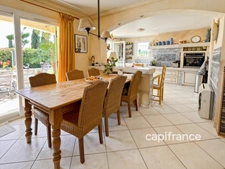 Villa provençale 4 chambres avec piscine BAGNOLS EN FORET (83)