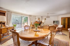7-room villa for sale with swimming pool in BAGNOLS EN FORET (83)