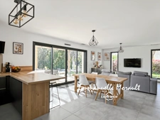 Villa contemporaine à vendre 4 pièces BAGNOLS EN FORET (83)