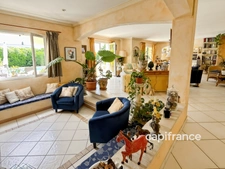Villa provençale 4 chambres avec piscine BAGNOLS EN FORET (83)