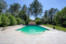 7-room villa for sale with swimming pool in BAGNOLS EN FORET (83)
