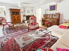 Villa provençale de plain-pied avec 4 chambres et piscine à Bagnols-en-Forêt