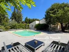 Villa provençale de plain-pied avec 4 chambres et piscine à Bagnols-en-Forêt