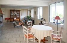 Maison d'hôtes de charme avec piscine à vendre à BAGNOLS EN FORET (83)