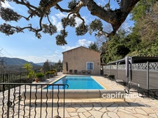 Villa de charme avec vue panoramique et piscine - 7 pièces - BAGNOLS EN FORET (83)
