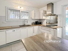 Belle villa provençale rénovée avec vue sur les collines  à BAGNOLS EN FORET (83)