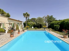 Villa provençale 4 chambres avec piscine BAGNOLS EN FORET (83)