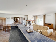 Maison de plain-pied 3 chambres à vendre à BAGNOLS EN FORET (83)