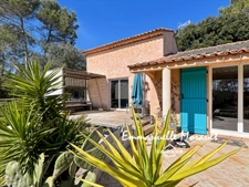 Maison familiale - 5 pièces - au calme à BAGNOLS EN FORET (83)