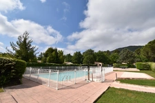 Mazet avec jardin à vendre  BAGNOLS EN FORET (83)