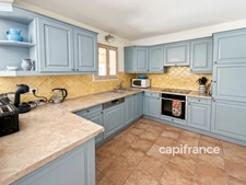 Villa avec piscine - 6 pièces - BAGNOLS EN FORET (83)