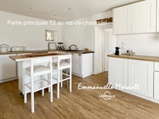 Maison de village avec jardinet et piscine à BAGNOLS EN FORET (83)