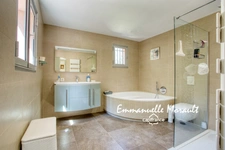 7-room villa for sale with swimming pool in BAGNOLS EN FORET (83)