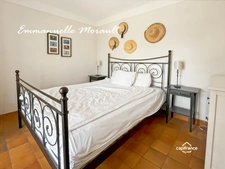 Property for sale 8 rooms with swimming pool and large park in BAGNOLS EN FORET (83)