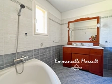 Maison de plain-pied 3 chambres à vendre à BAGNOLS EN FORET (83)