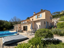 Villa with swimming pool - 6 rooms - BAGNOLS EN FORET (83)