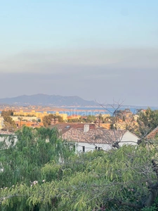 SOUS OFFRE - T3 TRIPLEX 95 m² HABITABLES – VUE MER 180° – CALME ABSOLU – JARDIN & TERRASSE – PARKING – BANDOL