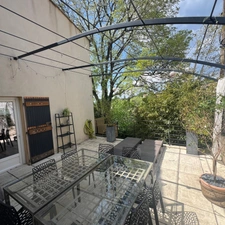 Grande maison de village indépendante avec 2 terrasses et un petit jardin