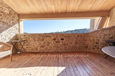JOUQUES (13) – GRANDE MAISON DE VILLAGE RÉNOVÉE – 215 M² – 4 CHAMBRES – TERRASSE PANORAMIQUE