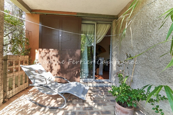 LES HAMEAUX DE LA TORSE – 96 M² EN REZ-DE-JARDIN AVEC TERRASSES - PISCINE - TOUT À PIED
