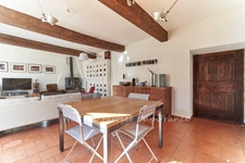 JOUQUES (13) – GRANDE MAISON DE VILLAGE RÉNOVÉE – 215 M² – 4 CHAMBRES – TERRASSE PANORAMIQUE