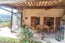 LASCOURS – FAMILY HOME WITH SWIMMING POOL, TERRACED GARDEN AND PANORAMIC VIEWS OF THE GARLABAN