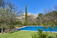 Exceptional view of Sainte-Victoire, large grounds and natural surroundings just minutes from Aix-en-Provence.
